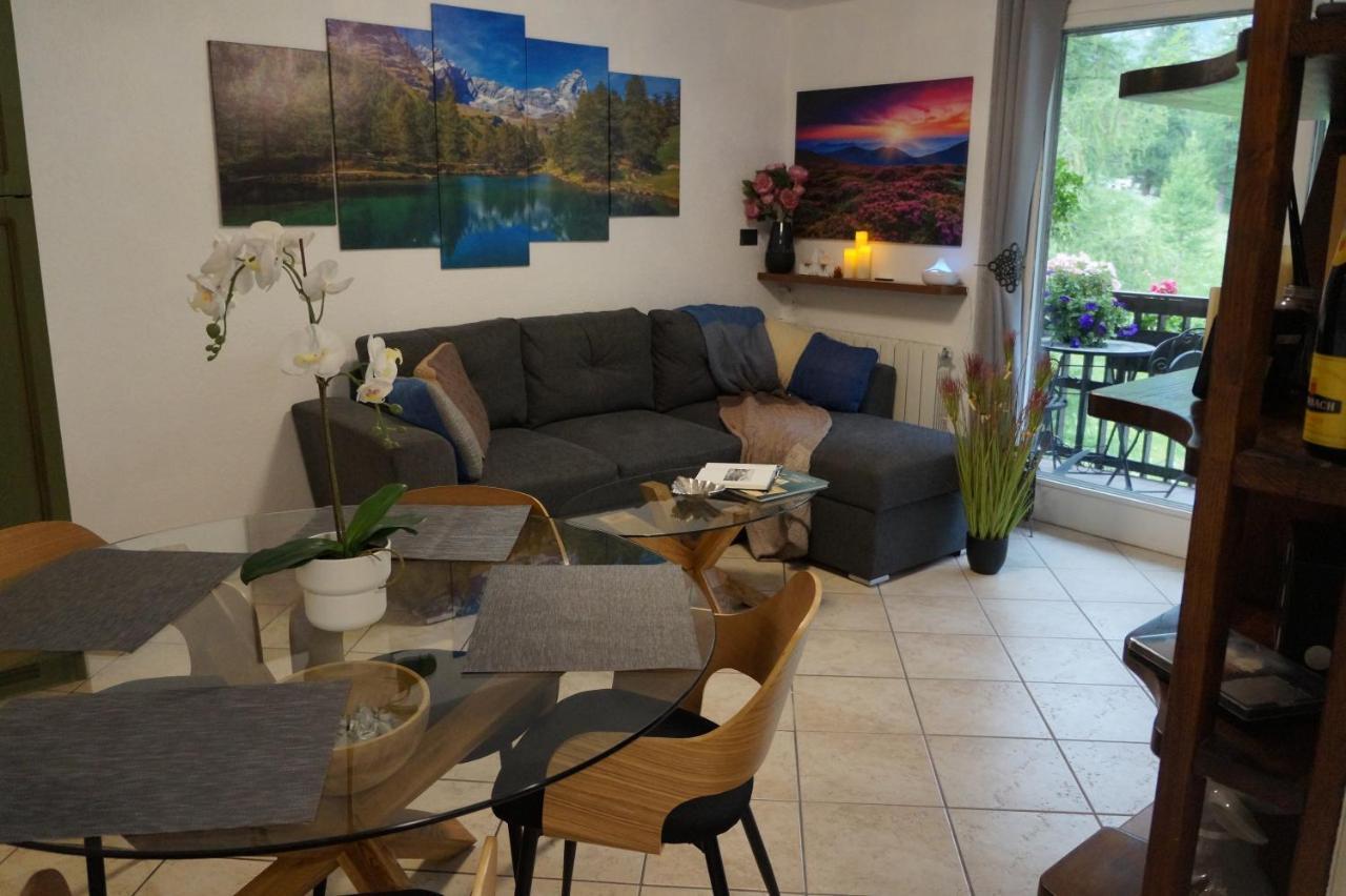 Window On The Mountains Apartment เบรยล์-แชร์วิเนีย ภายนอก รูปภาพ